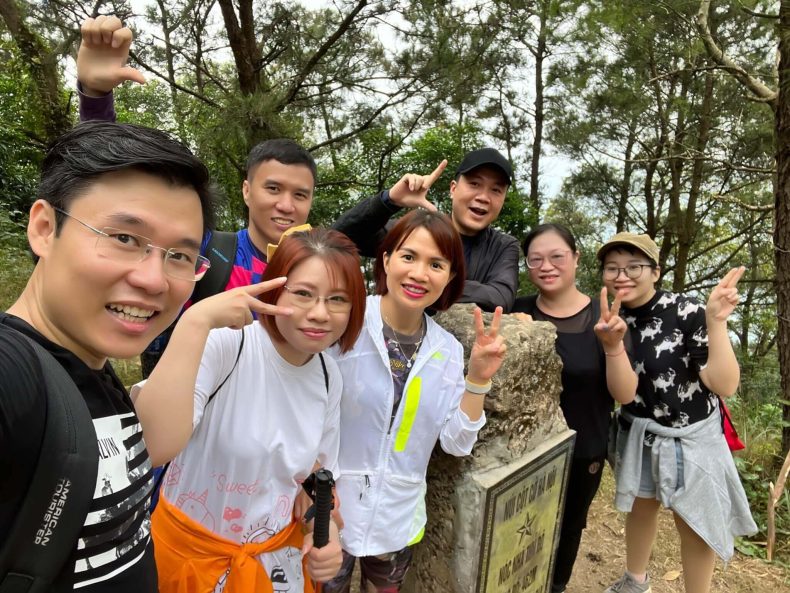 Team Trekking Núi Hàm Lợn Cuối Tuần